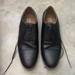 Black men’s dress shoes